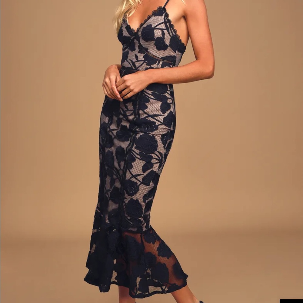 LULUS Navy Blue Floral Mesh Lace Trumpet Midi Dress Size XS NWT